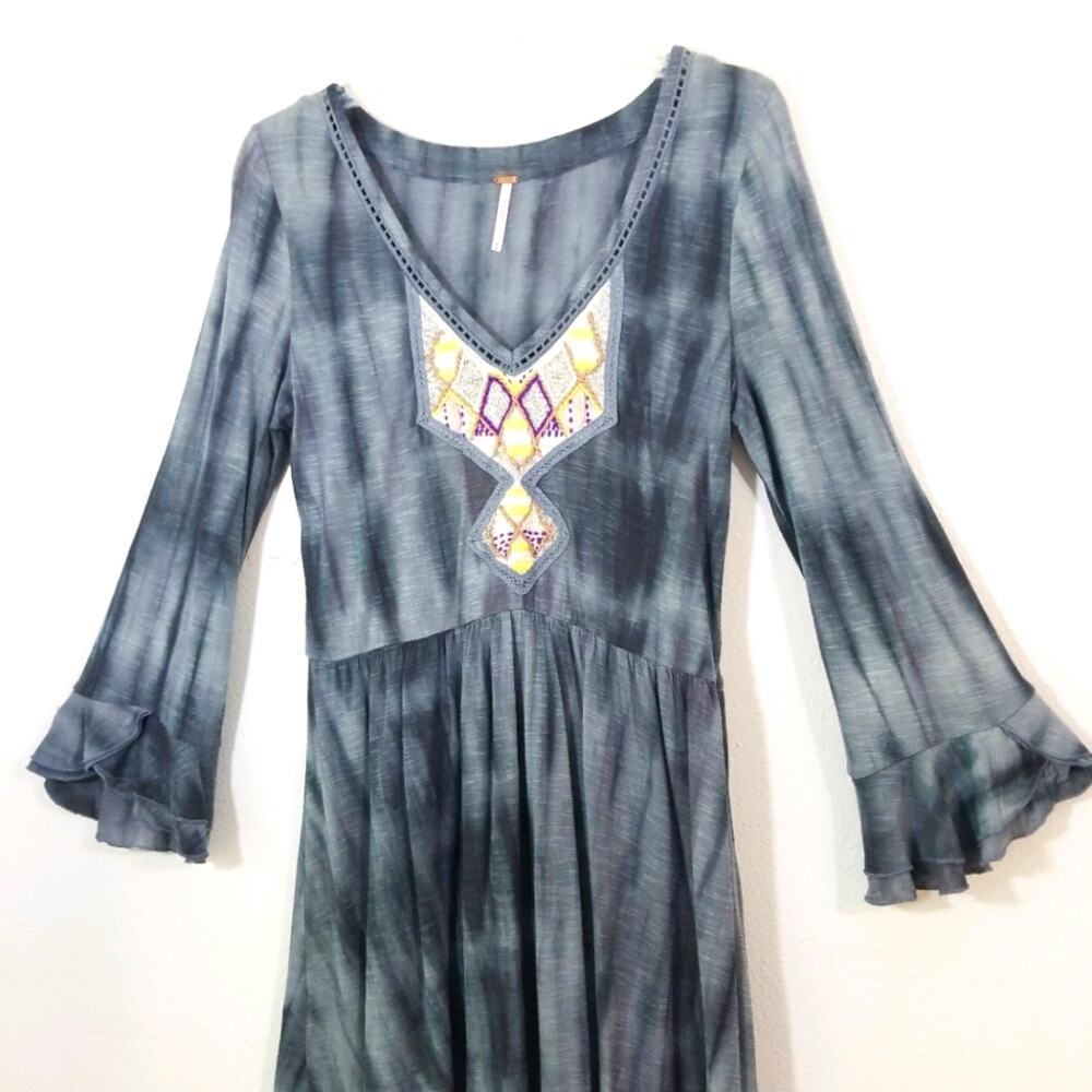 Free People embroidered tie dye bell sleeve dress M - Picture 3 of 9